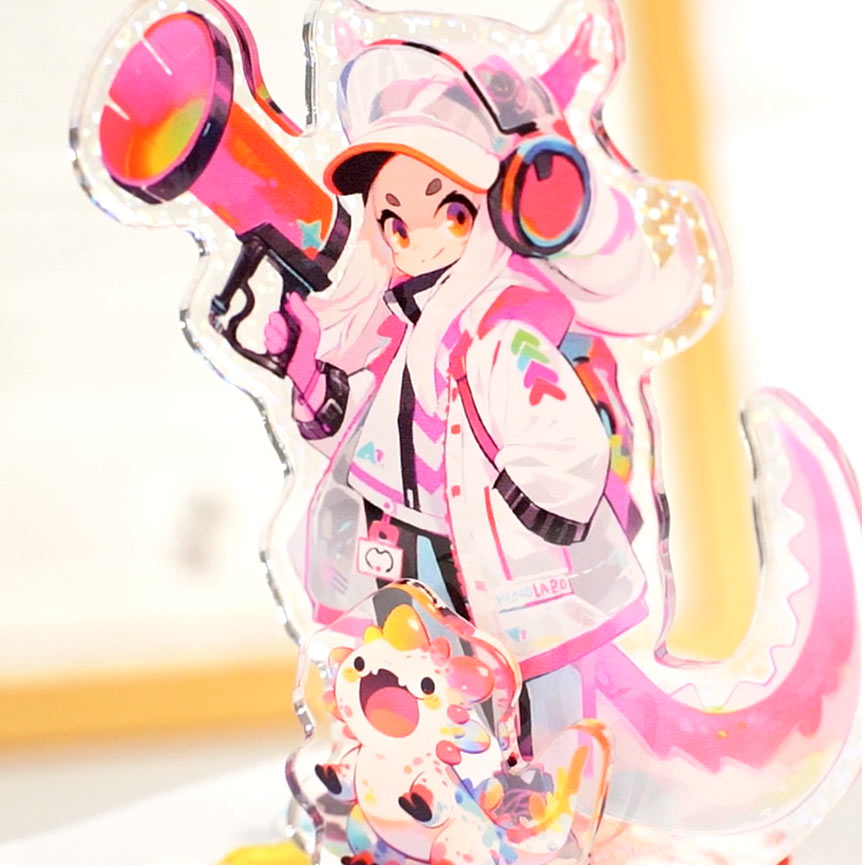 イコモチ アクリル・ホログラム特殊加工アート A3 ワンスト ホログラムアクリルスタンド（片面印刷） | グッズ印刷 | 同人誌印刷と